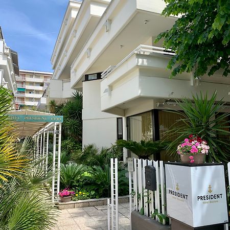 Hotel President - Vintage Hotel In Centro Riccione Luaran gambar