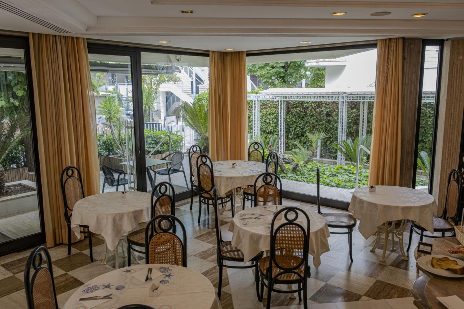 Hotel President - Vintage Hotel In Centro Riccione Luaran gambar
