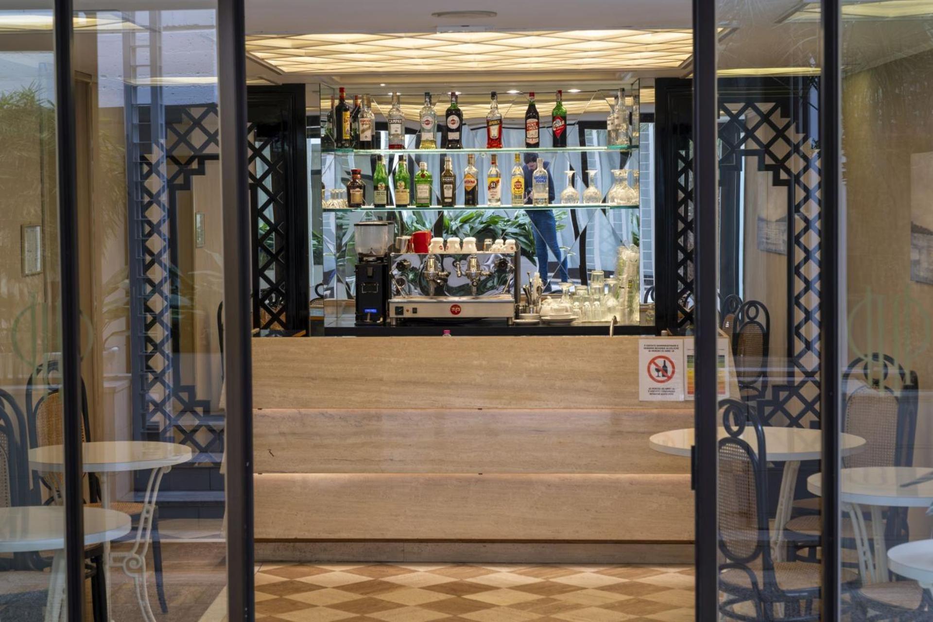 Hotel President - Vintage Hotel In Centro Riccione Luaran gambar
