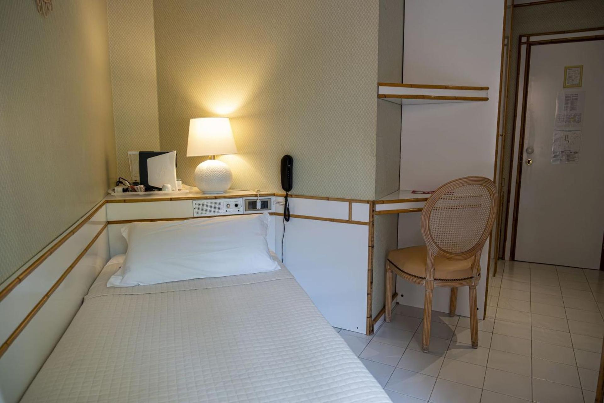 Hotel President - Vintage Hotel In Centro Riccione Bilik gambar