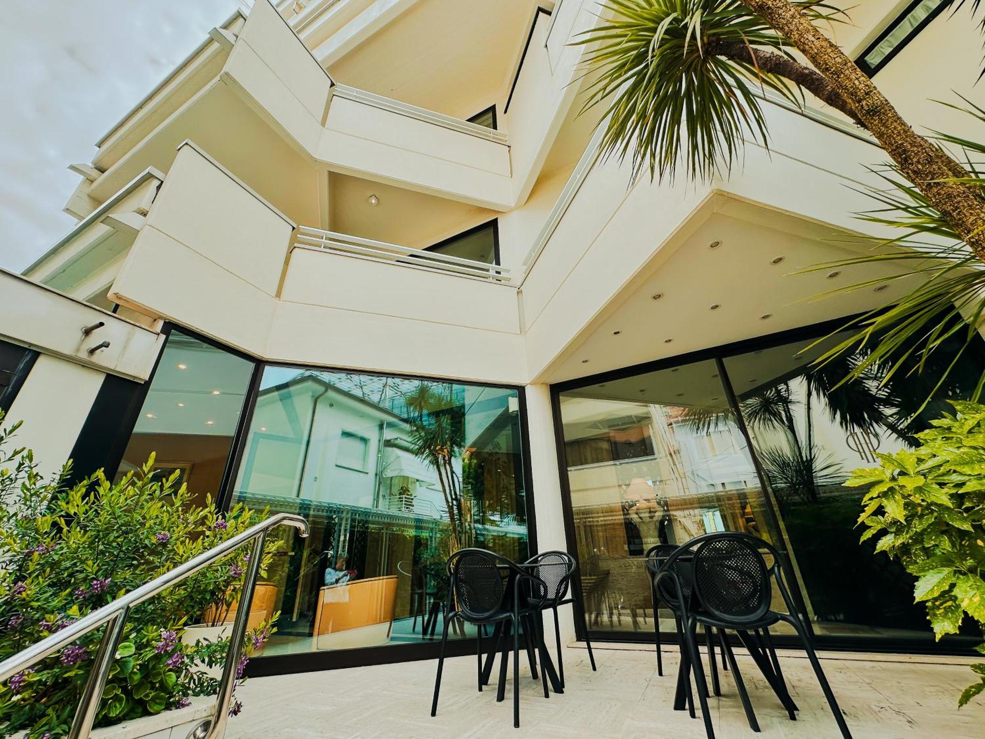 Hotel President - Vintage Hotel In Centro Riccione Luaran gambar