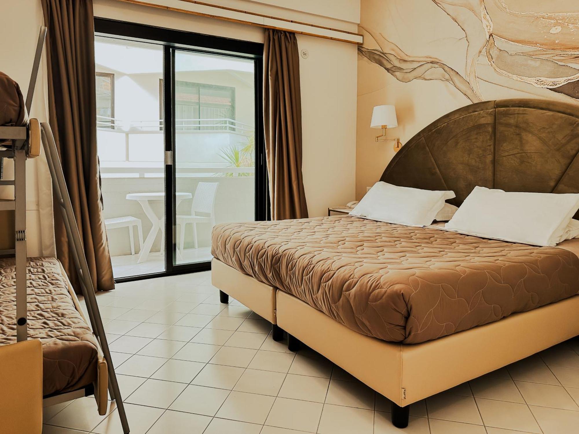 Hotel President - Vintage Hotel In Centro Riccione Luaran gambar