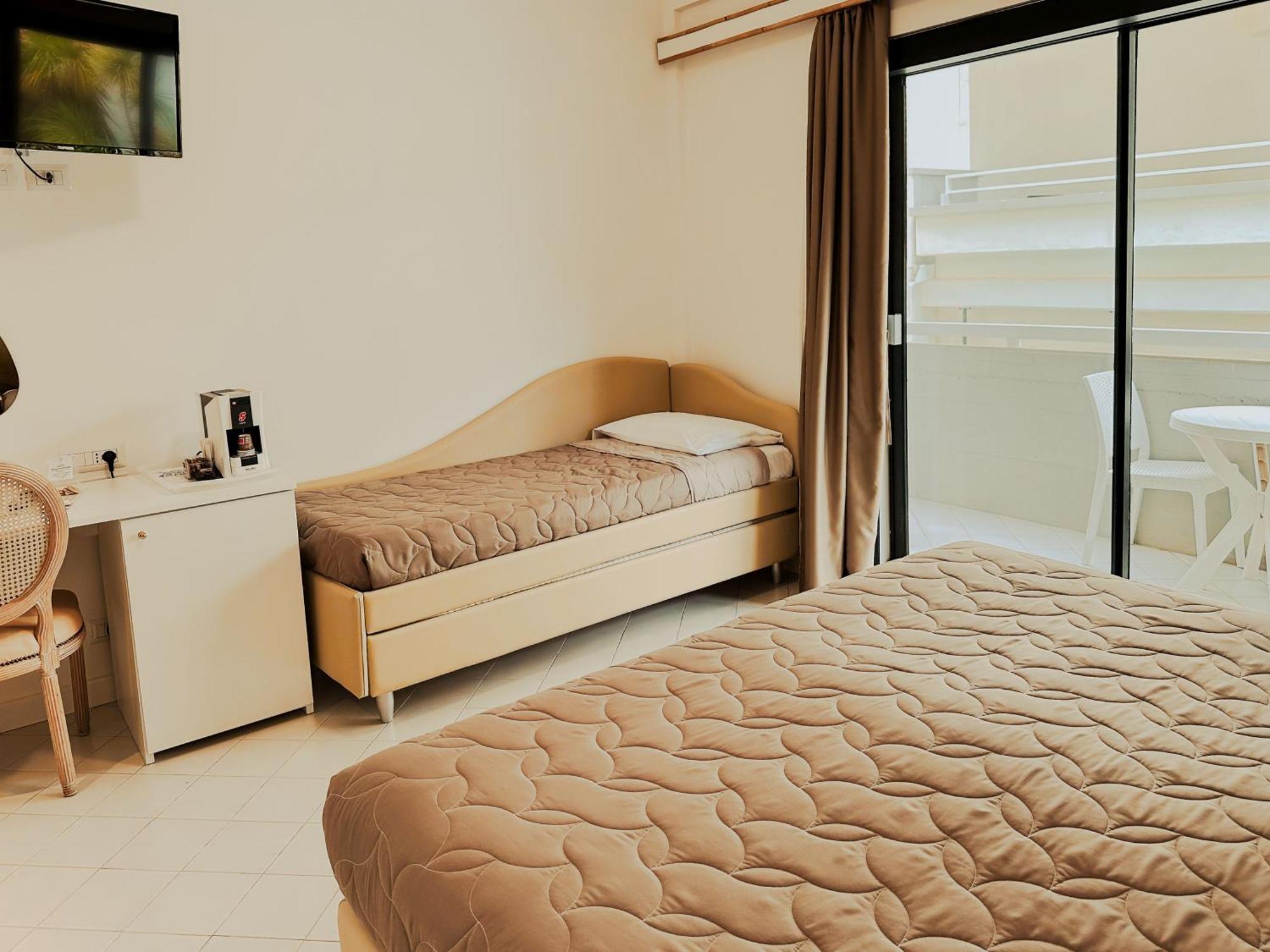 Hotel President - Vintage Hotel In Centro Riccione Luaran gambar