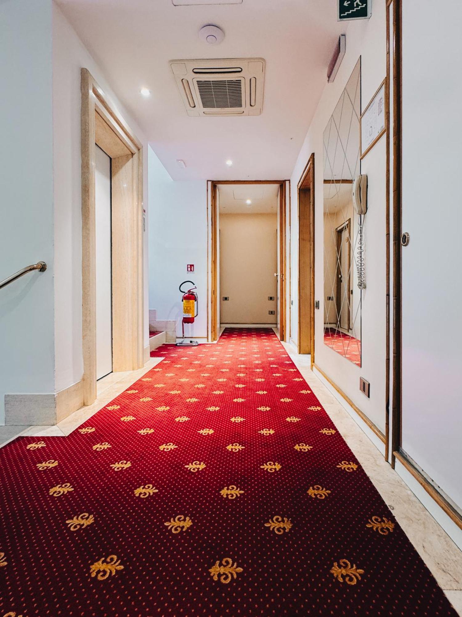 Hotel President - Vintage Hotel In Centro Riccione Luaran gambar